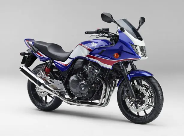 バイク初心者も女性ライダーも、熟練者も！ ホンダCB400SFは