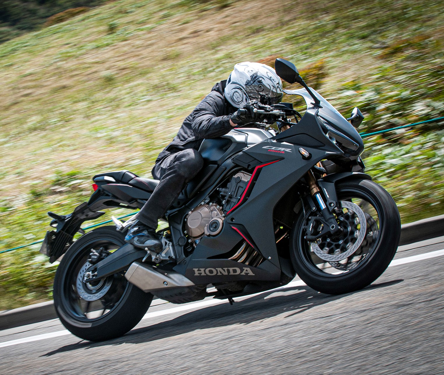 バイクに何を求めるか? でホンダ『CBR650R』の価値は大きく変わる バイクに何を求めるか? でホンダ『CBR650R』の価値は大きく変わる
