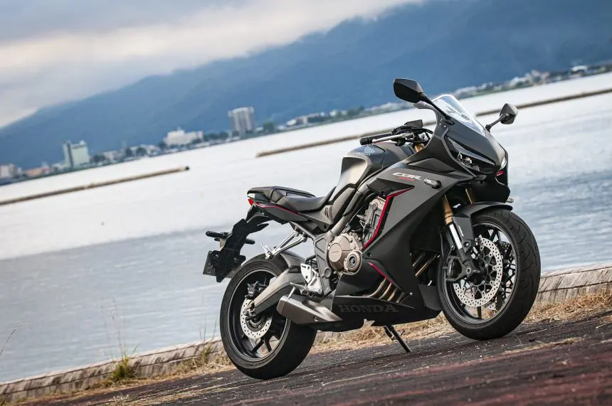 CBR650R　95馬力 大型バイクで650ccって結局どうなの？ CBR650Rって物足りない