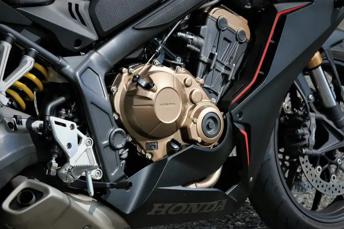 大型バイクで650ccって結局どうなの？ CBR650Rって物足りない
