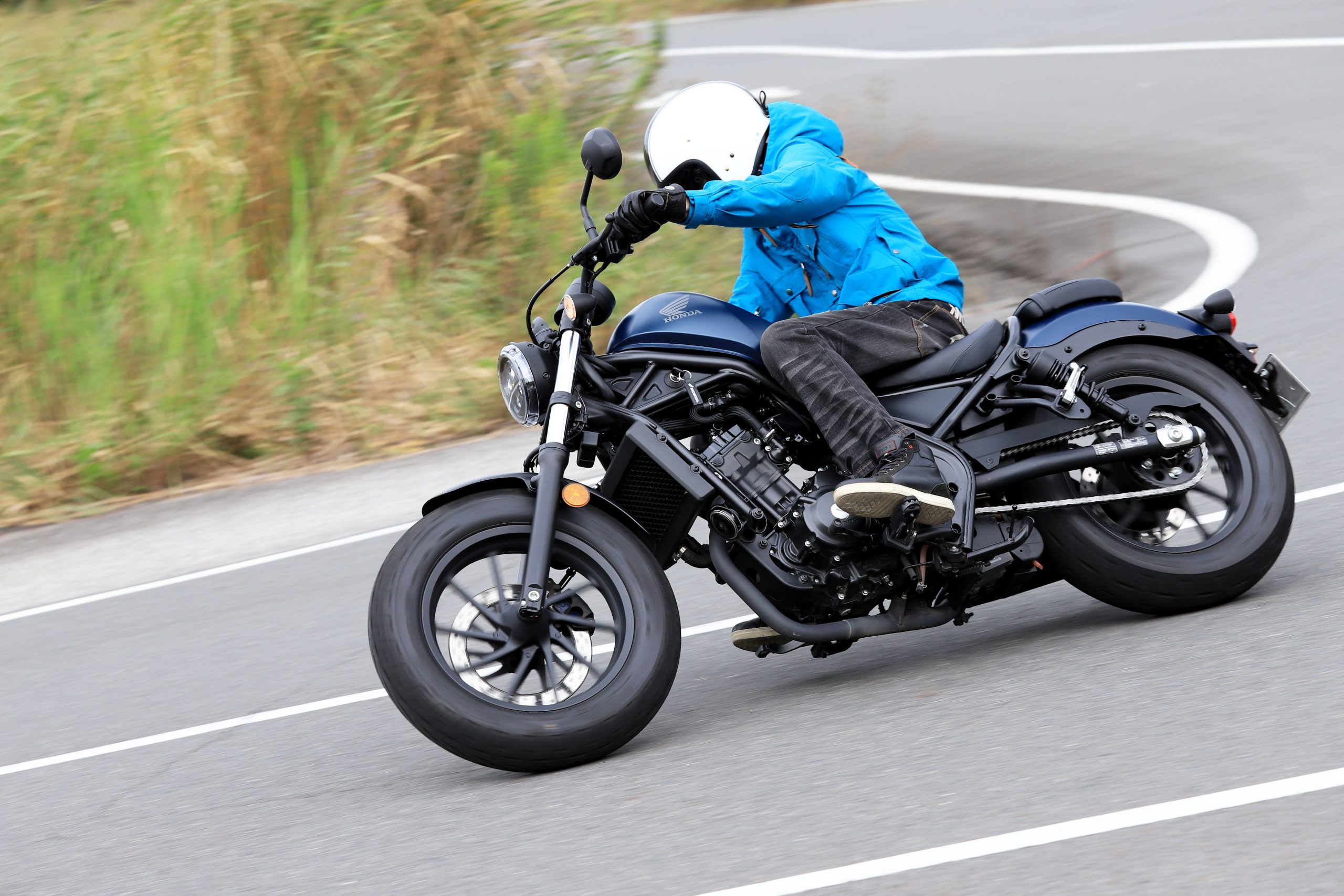 レブル250 低走行 ホンダのレブル250が新型に! 走り変わらず価格も良心的【試乗