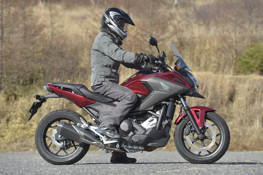 NC750X ＜DCT＞ってどんなバイク？ 燃費や足つき性、装備などを解説し