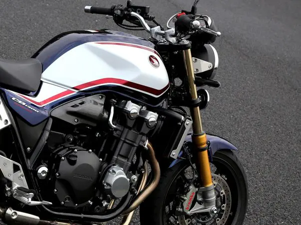CB1300SF SPってどんなバイク？ 燃費や足つき性、装備などを解説