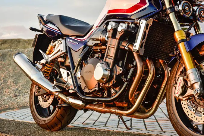 CB1300SF SPの『核心』は伝統の直4エンジンに！【ホンダの道は一