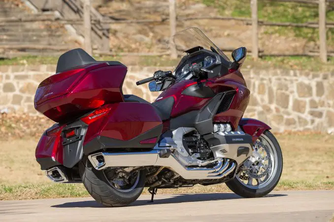 HONDA ゴールドウィング GL1100 純正 タンデムバー HONDA GL大全2・GL1100 | WEB Mr.BIKE