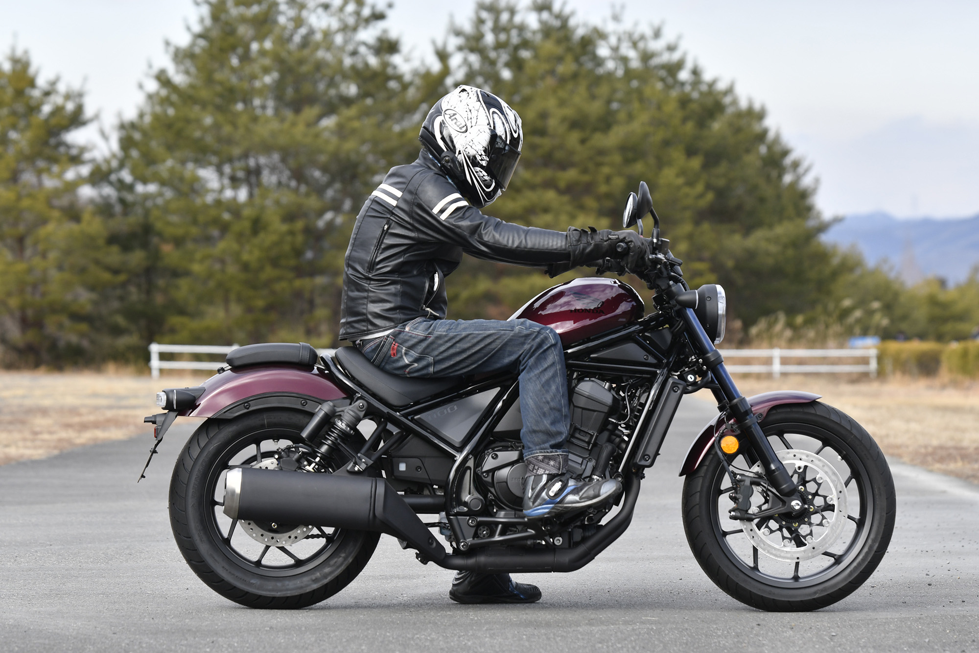 新型『レブル1100』はライディングポジションが良い感じ！ 本命はMT 