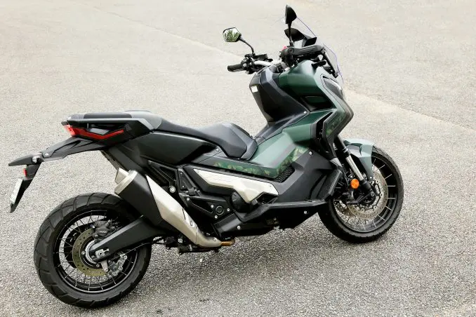 ホンダ『X-ADV』がキャラ濃すぎっ！ これってバイク？ それとも