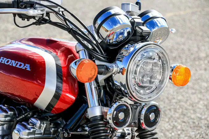 CB1100 EXってどんなバイク？ 燃費や足つき性、装備などを解説します