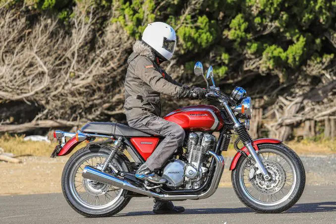 CB1100 EXってどんなバイク？ 燃費や足つき性、装備などを解説します