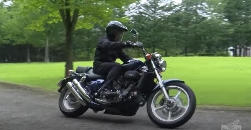 動画】750ccのV4エンジンを搭載したマッスルクルーザー『V45 マグナ