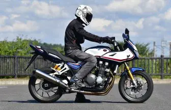 動画】すべてが規格外の市販公道レーサー『CB1100R（SC05）』は登場