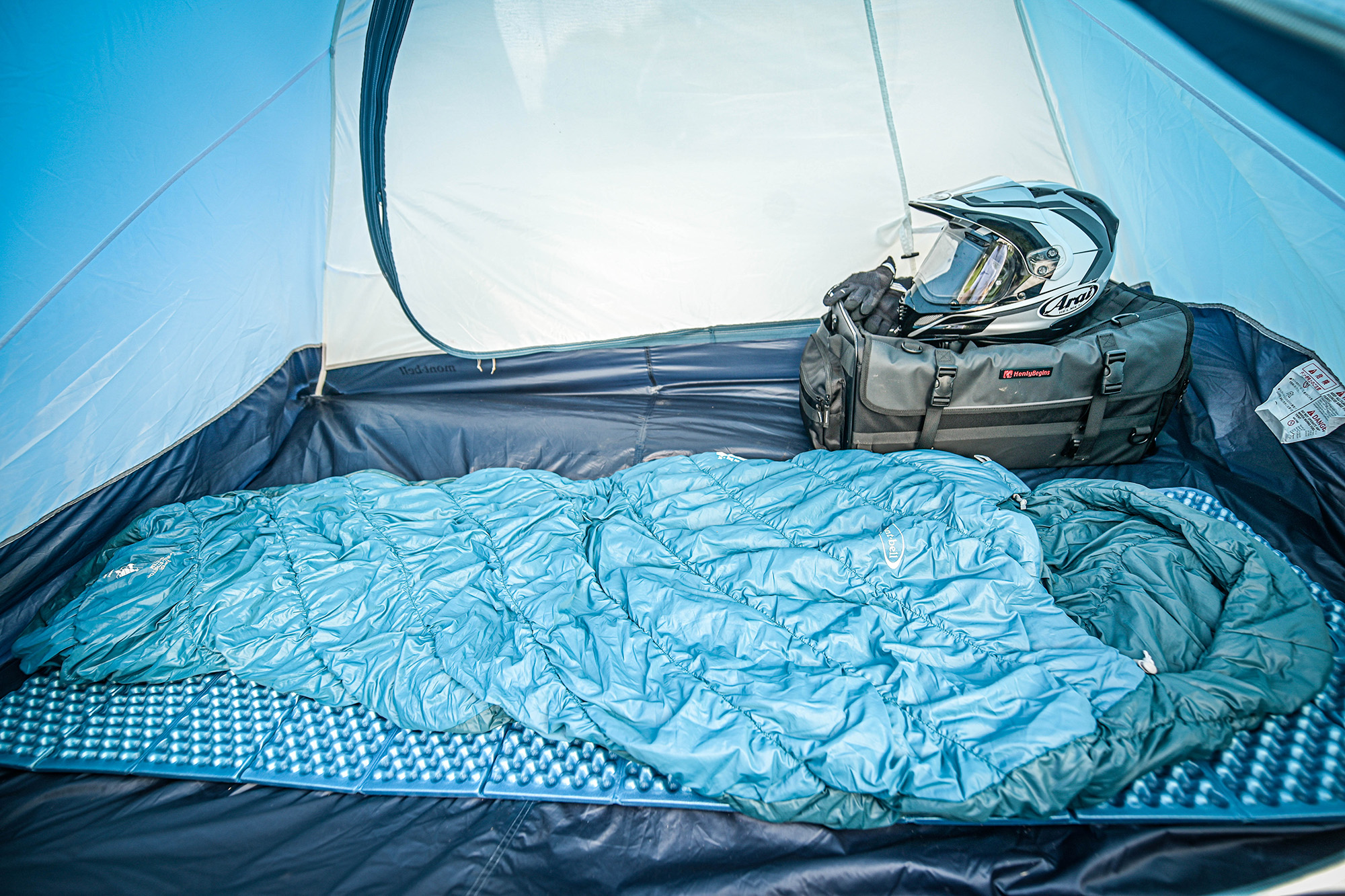 テントを張ったら明るいうちに「寝具の準備」もしておいた方がいい理由