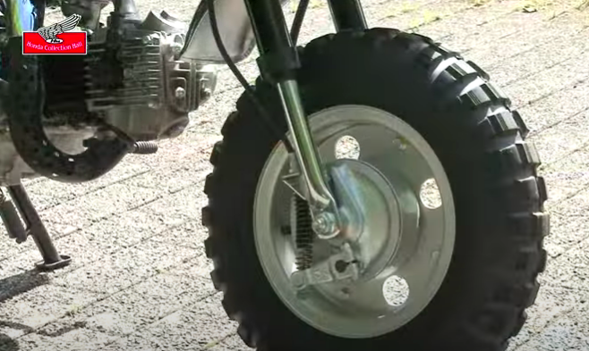 動画】現地までラクラク自走できる“50cc猿人”を搭載！ホンダレジャー