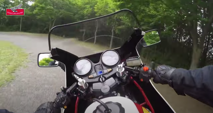 動画】すべてが規格外の市販公道レーサー『CB1100R（SC05）』は登場
