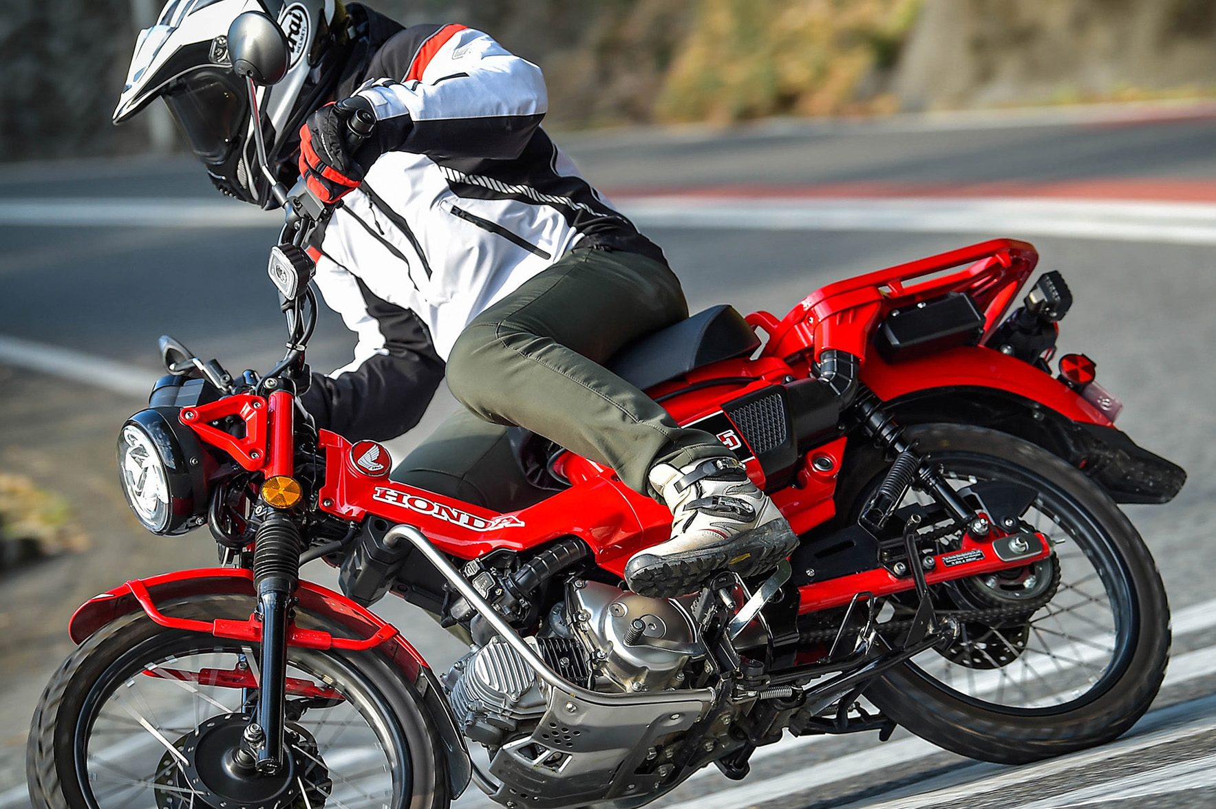 HONDA CT125 125cc オフロードバイク CT125・ハンターカブ ＝ オフロード」と思っていたら『オン
