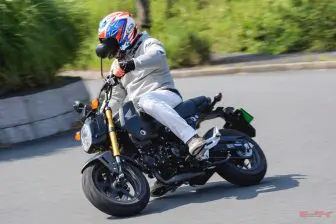 グロム 新旧比較試乗「新エンジン＆改良されたフレームで走りはどう