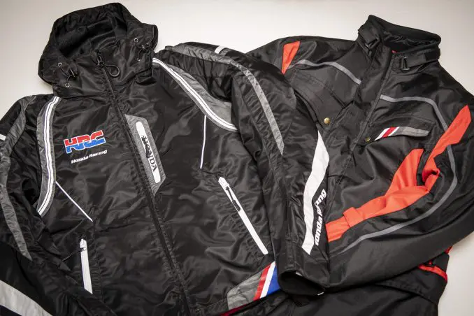 バイク用ウエアって“普通の服”と何が違うの？ライディングに特化された
