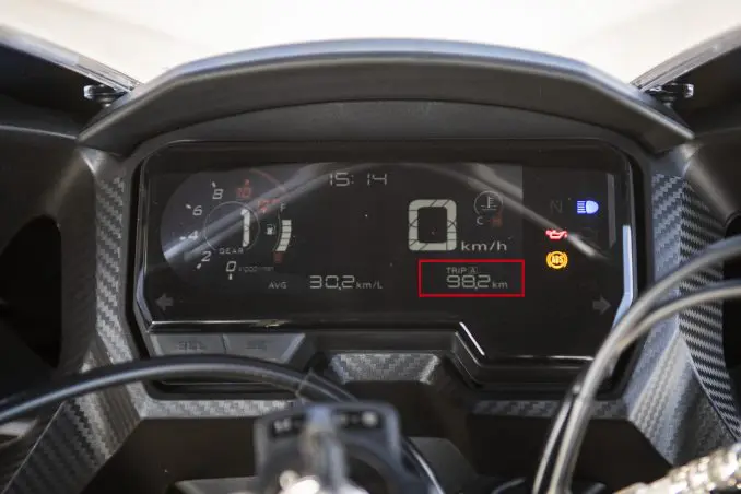 メーターの「距離計」って何で2つも3つもあるの？『ODOメーター』や