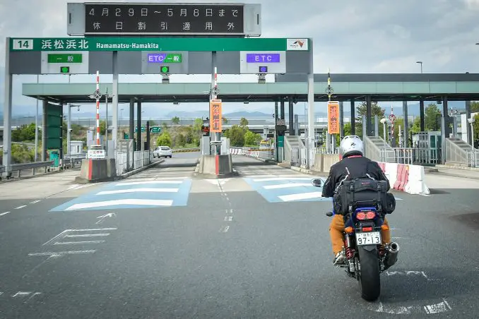 はじめての高速道路①】バイクやクルマの『ETC』ってなに？ 高速道路の