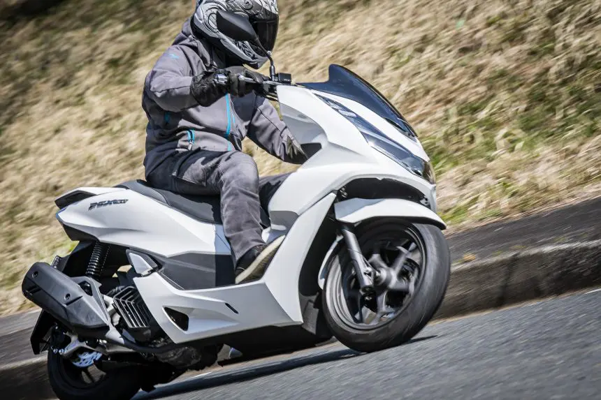 ツーリングまで楽しいスクーター『PCX160』は、1台あれば何でも