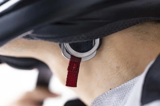 どうやるの？ ヘルメットの『Dリング』の使いかた【バイクライフ