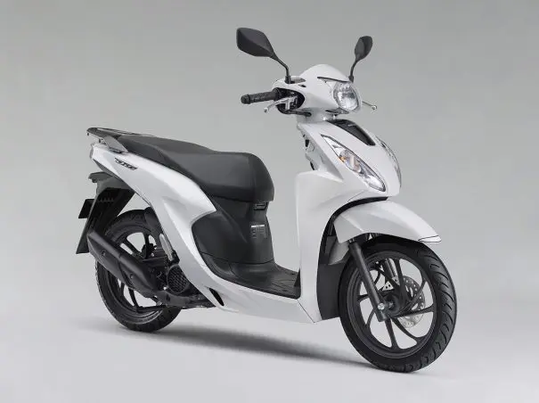 ホンダDIO110 ブラック/レッド スクーター 新世代のミドルクラススクーターDio110の真価に迫る フォト