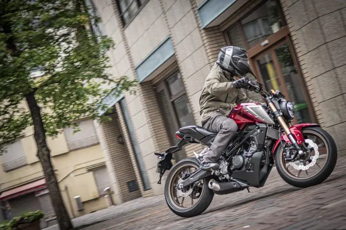 125ccなのに超パワフル!? 原付二種でもここまでできる！ってことを