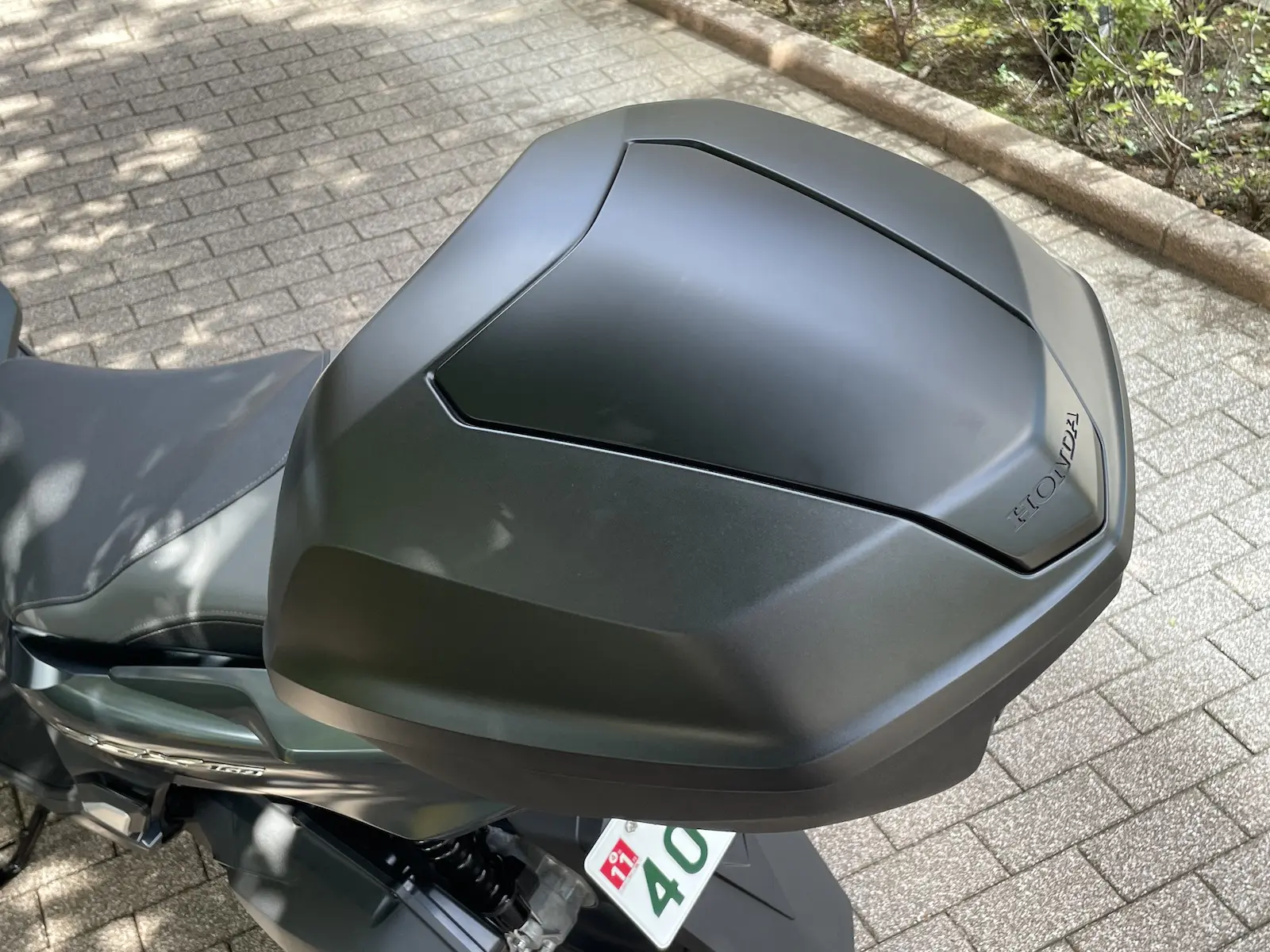 スマートキー対応リアボックスは神パーツ！PCX160との相性チェック