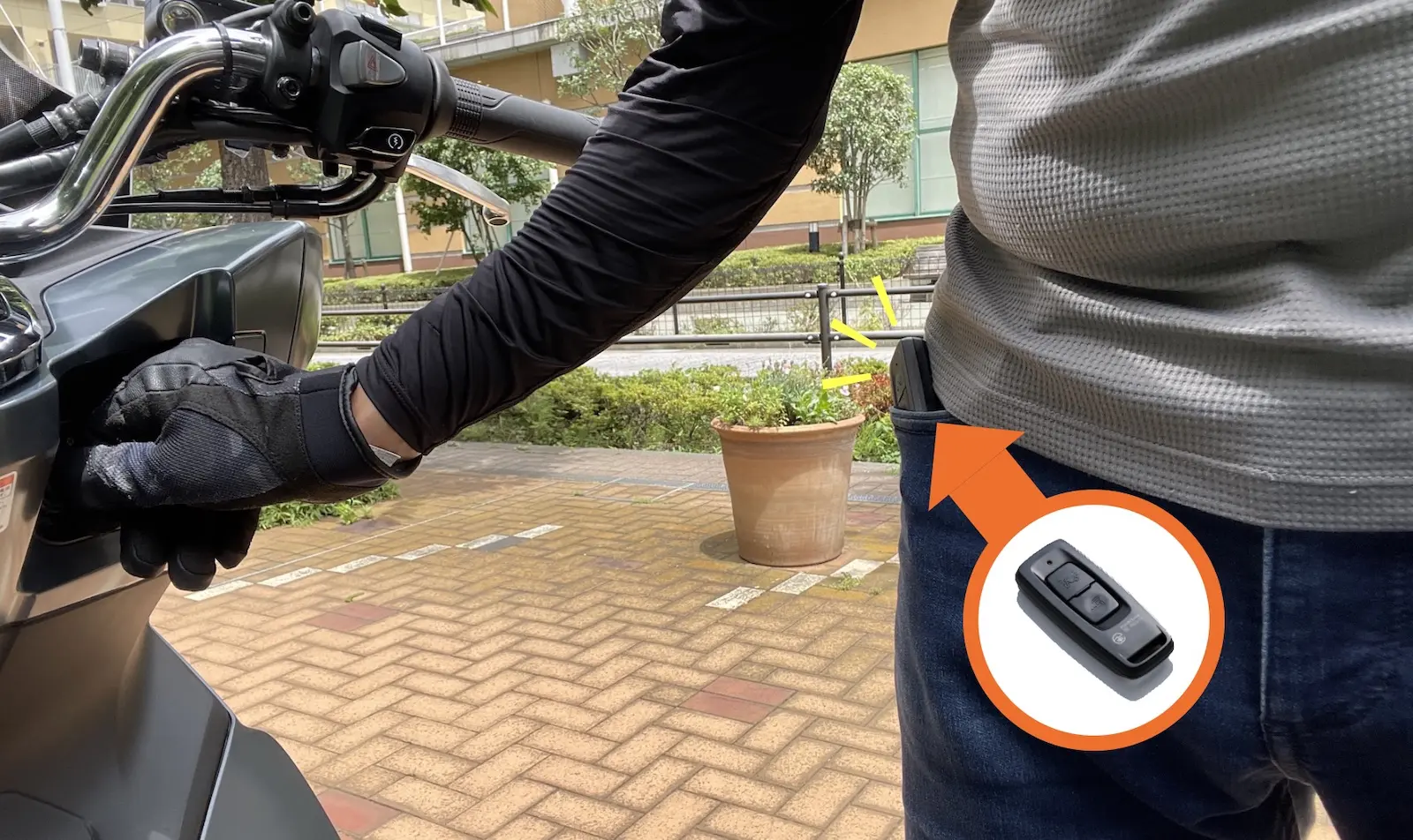 スマートキー対応リアボックスは神パーツ！PCX160との相性チェック