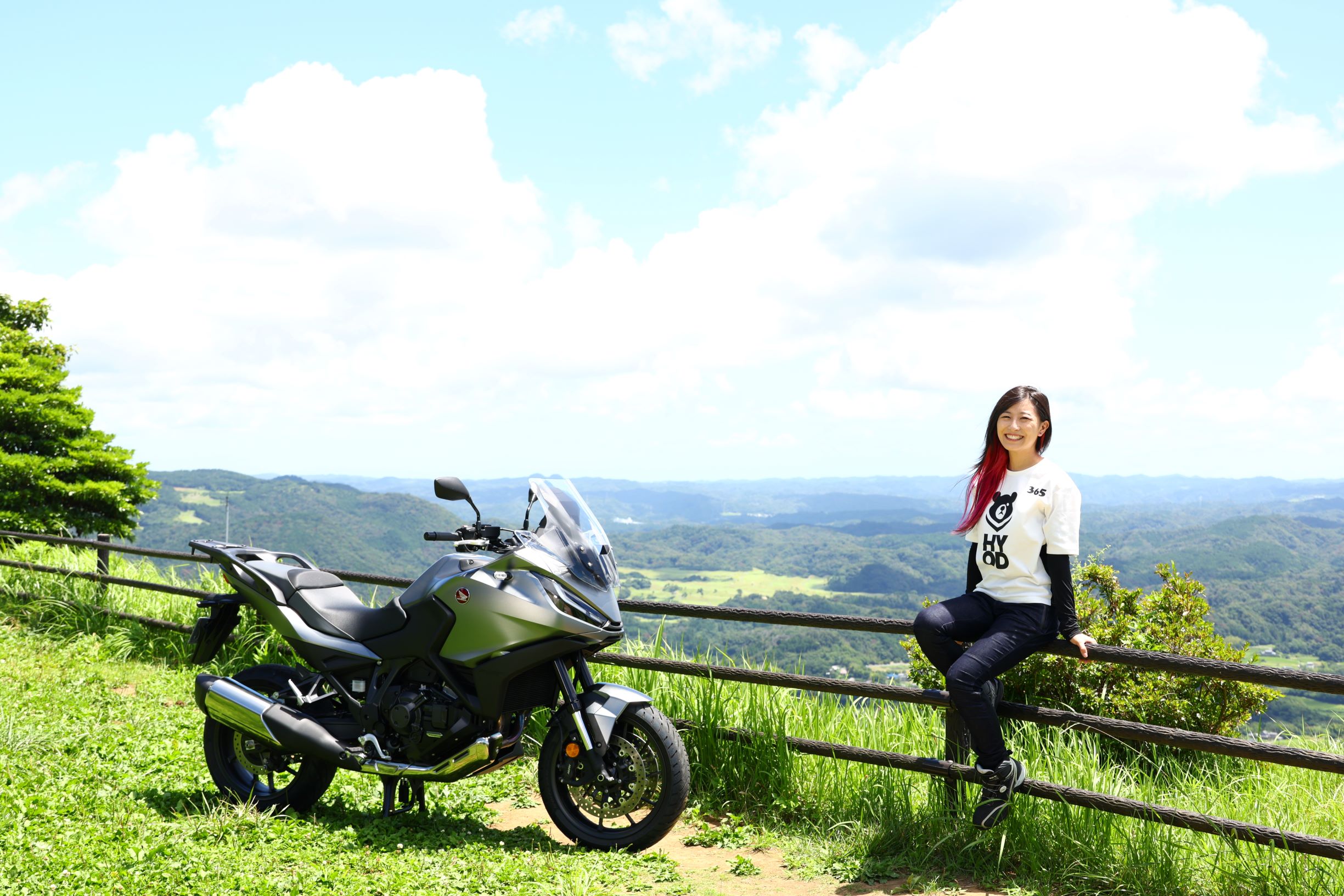 レーシング女子岡崎静夏が じっくり乗ってみました！【NT1100編