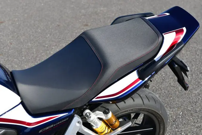 HONDA CB1300SB シート