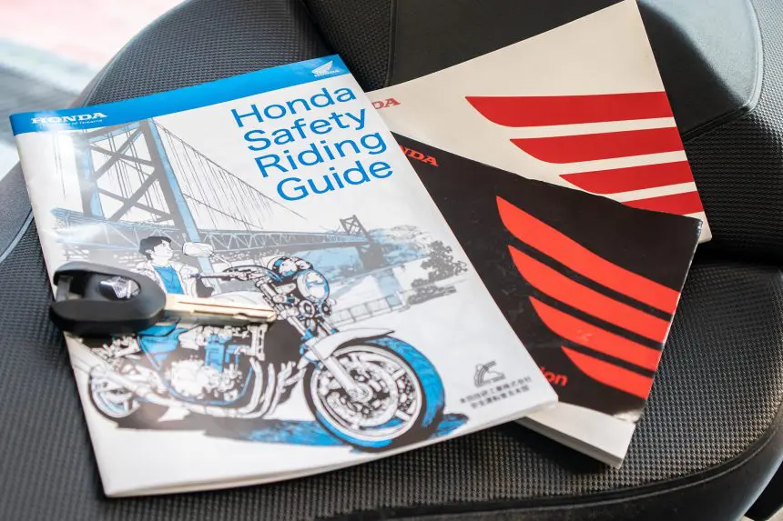HONDA 安全運転ガイド & マニュアルセット　配送手配分 自身を被害者にも加害者にもしないために『安全運転5則』【Safety】