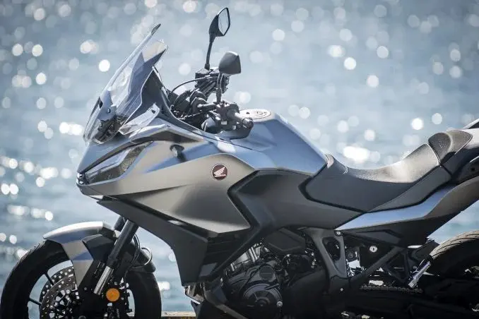 もっと便利に、もっと遠くへ！ 『NT1100』は純正アクセサリー