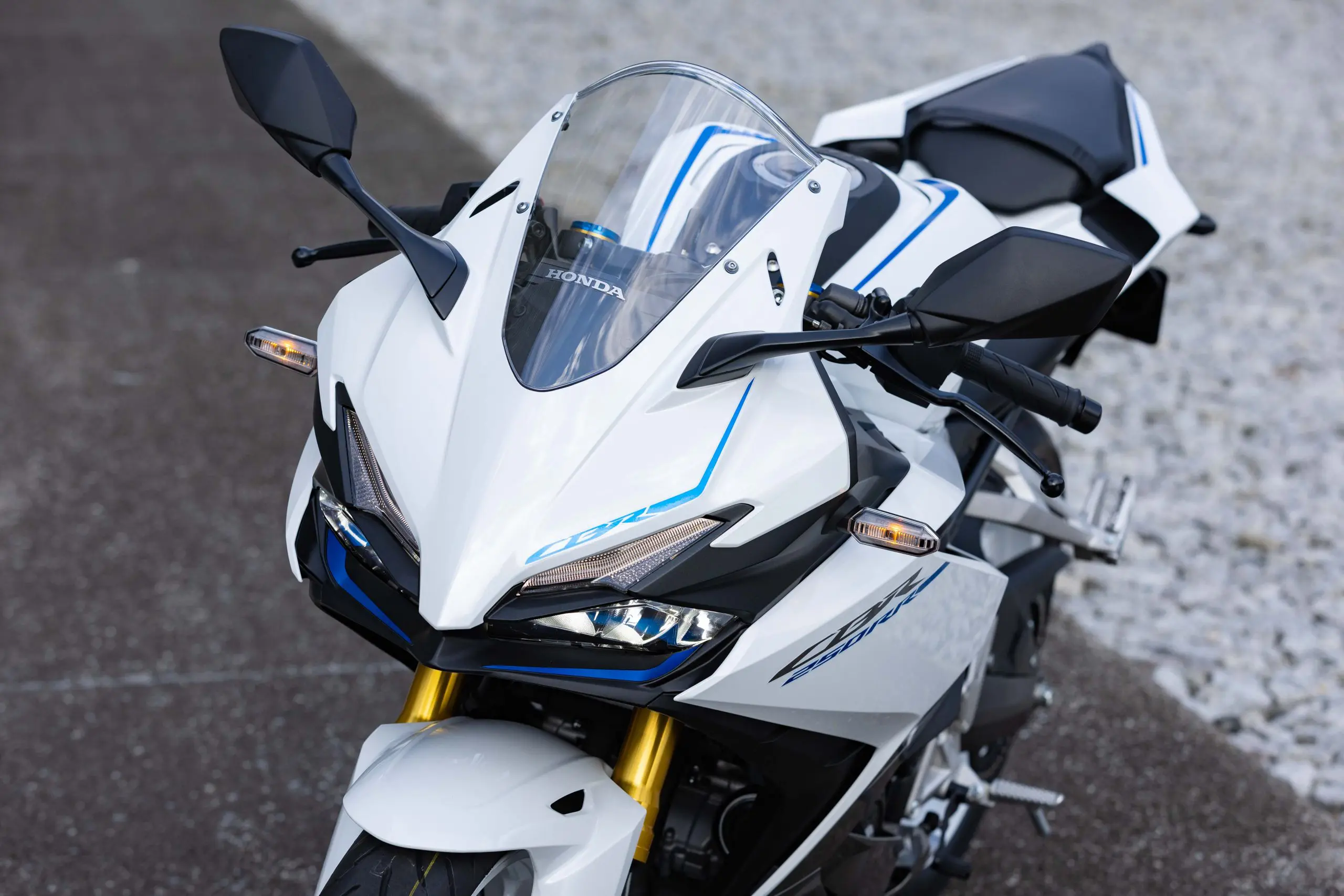 ホンダ　Cbr250rr 2019年　ホワイト　アッパーカウル ホンダ Cbr250rr 2019年 ホワイト アッパーカウル 【公式通販】