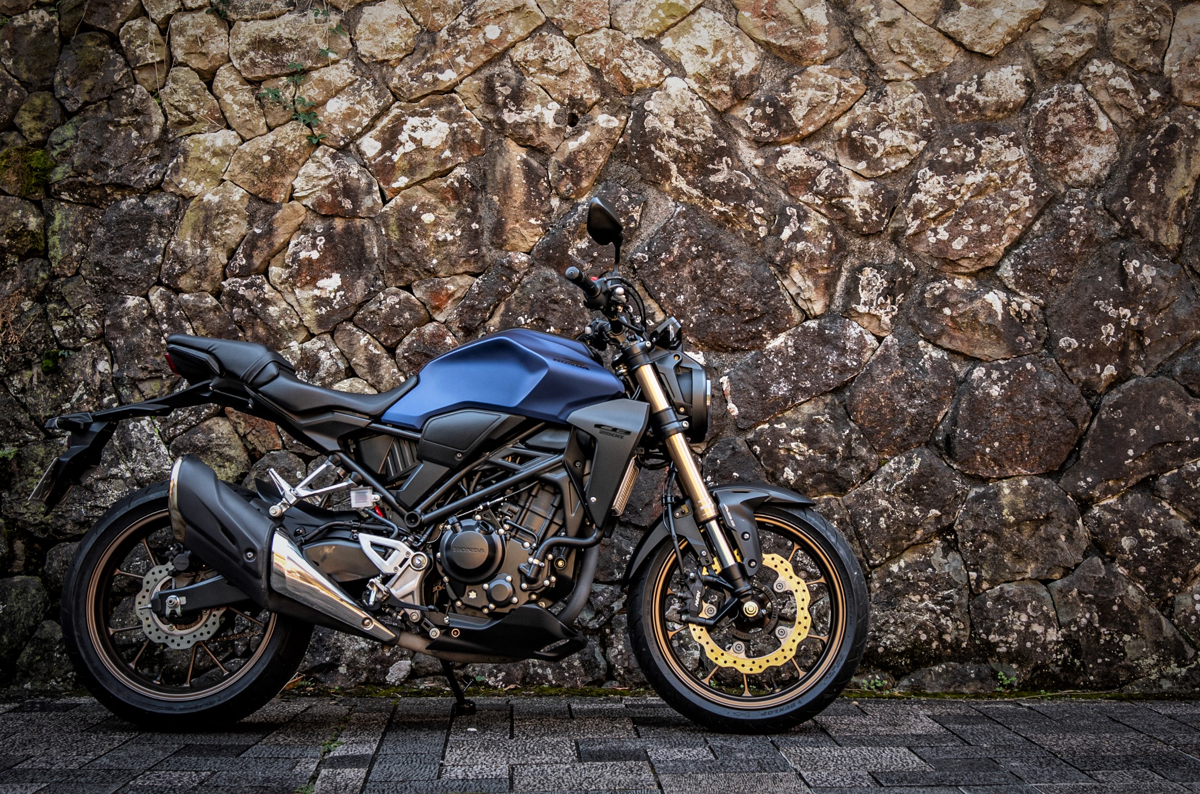 初心者の人がホンダで250ccバイクをレンタルするなら、まずは『CB250R