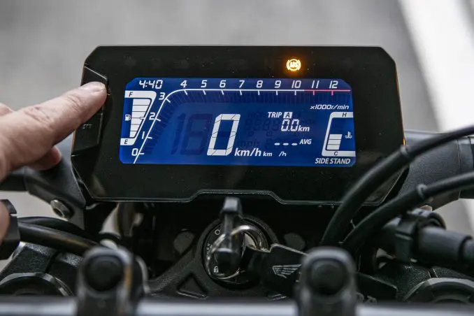 自分のバイクの『燃費を知る』にはどうすれば？ 定番の満タン法もいい 
