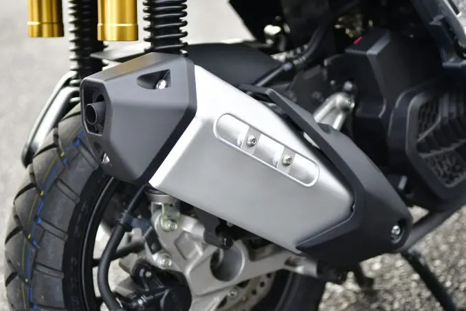 ADV150ってどんなバイク？燃費や足つき性、おすすめポイントや装備を