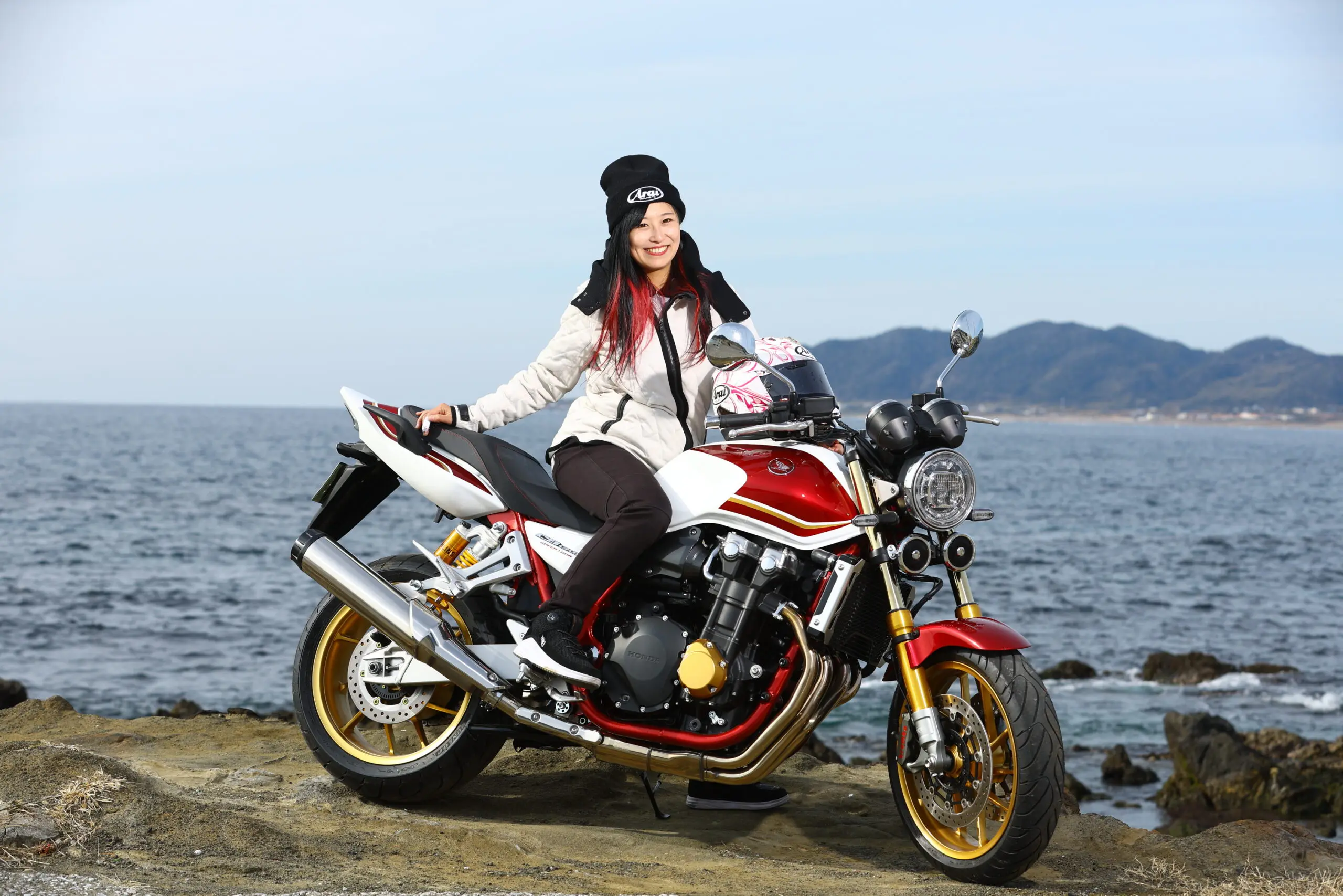 レーシング女子岡崎静夏がじっくり乗ってみました！【CB1300SF