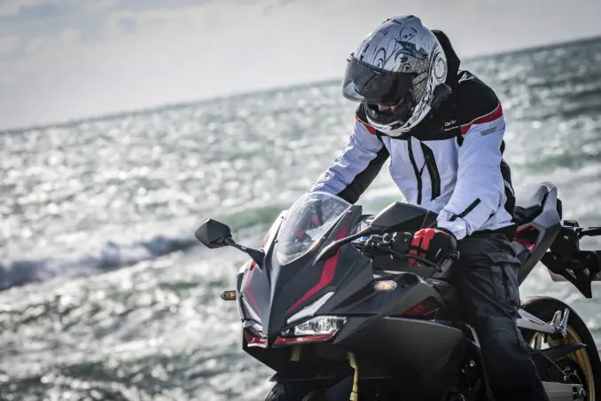 茨城県』のツーリングスポット5選。バイクを降りてのんびり楽しむのが 