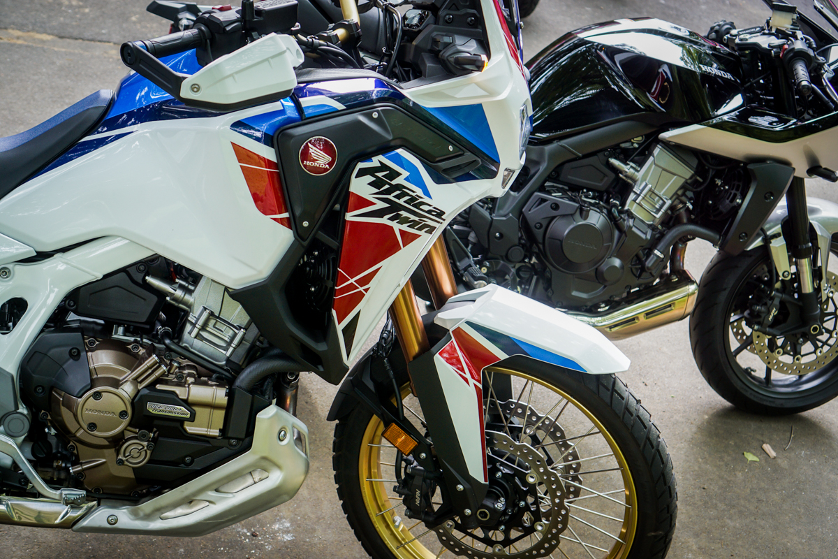 HAWK 11(ホーク11)とCRF1100L Africa Twin(アフリカツイン)は