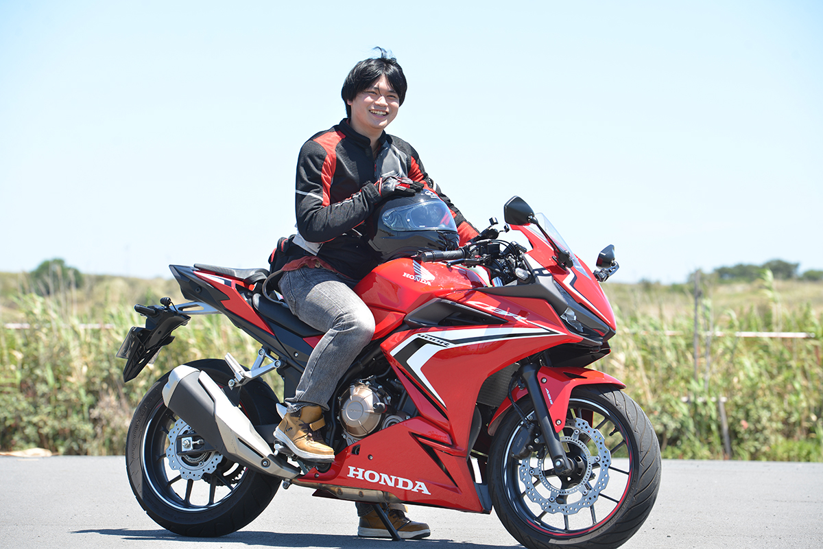 自称インドア派の22歳が、CBR400Rに夢中になってしまった理由