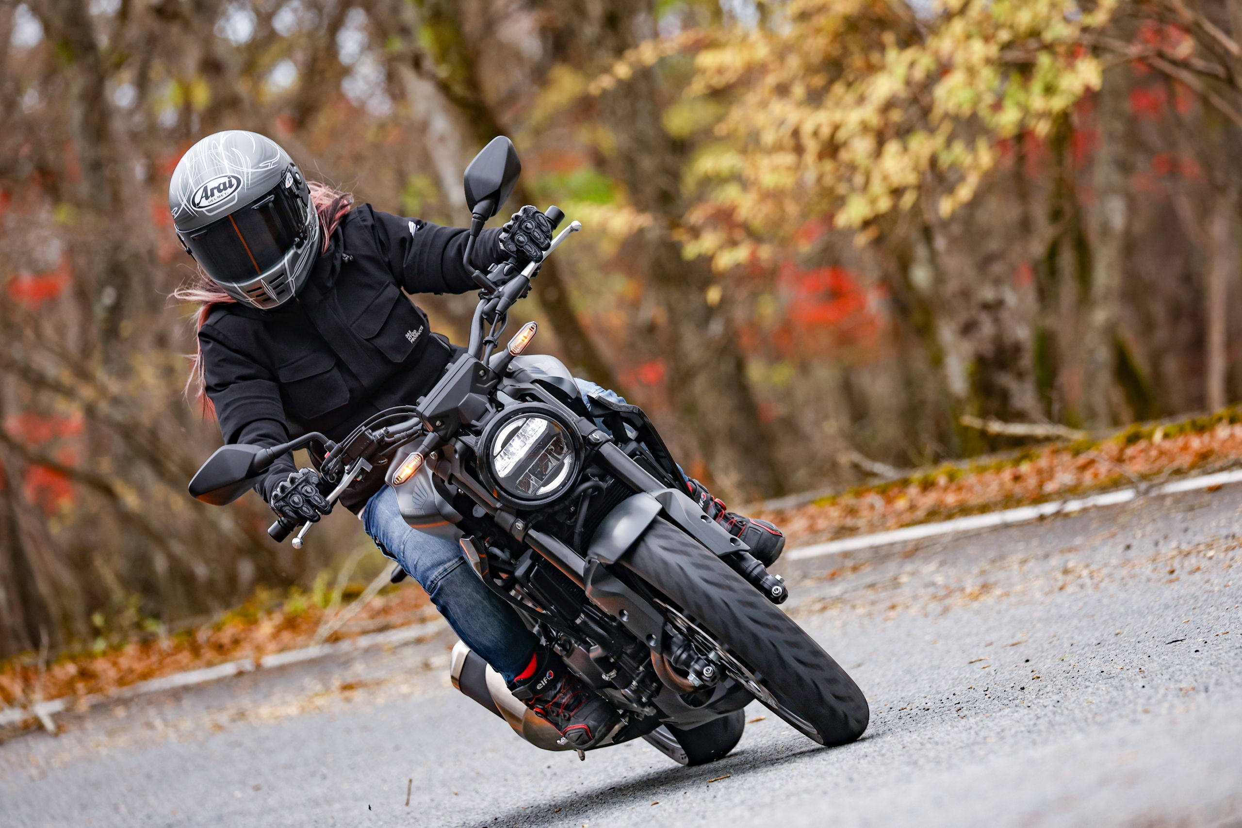 レーシング女子岡崎静夏の『いつもバイクで！』【CB250R編】頼りがいの