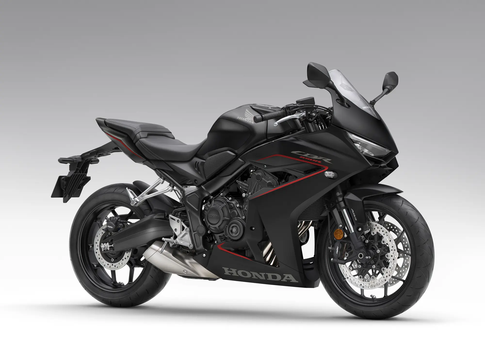 扱いやすいスポーツバイク『CBR650R』に“Honda E-Clutch”搭載仕様が