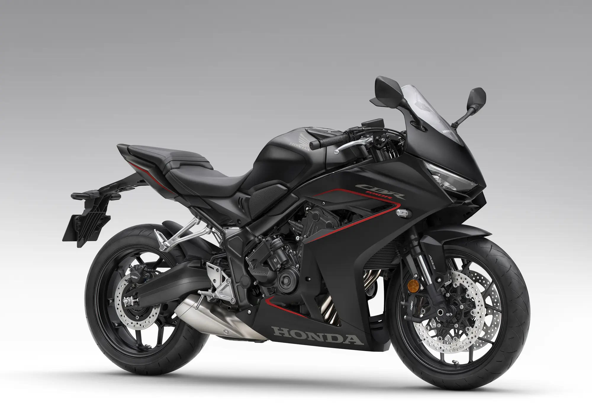 扱いやすいスポーツバイク『CBR650R』に“Honda E-Clutch”搭載仕様が