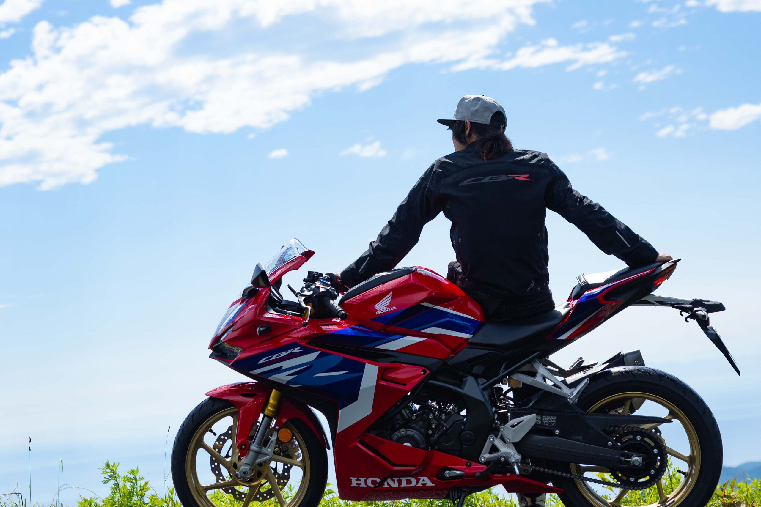 25歳の所有欲を完璧に満たす『CBR250RR』はスーパースポーツだけど街