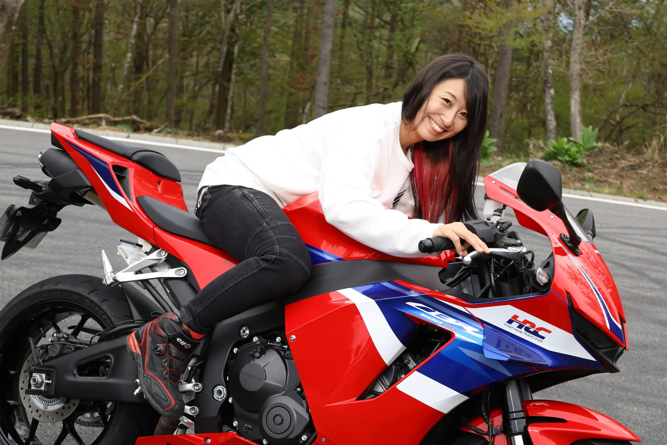 レーシング女子岡崎静夏の『いつもバイクで!』【CBR600RR編】勝つため