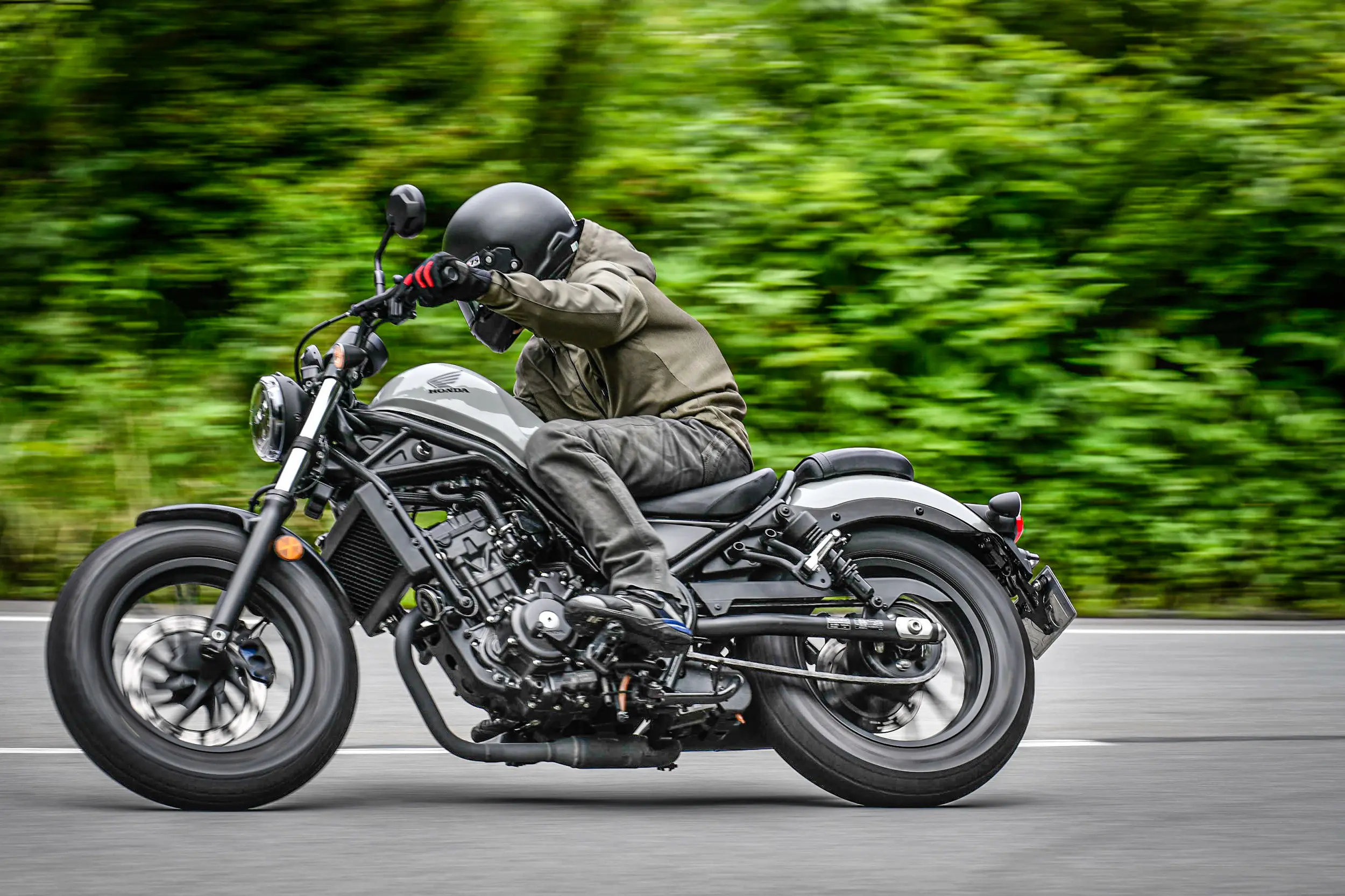 人気のレブル250❗️ レブル250（Rebel 250）には『運転するコツ』がある！ カーブが不安な