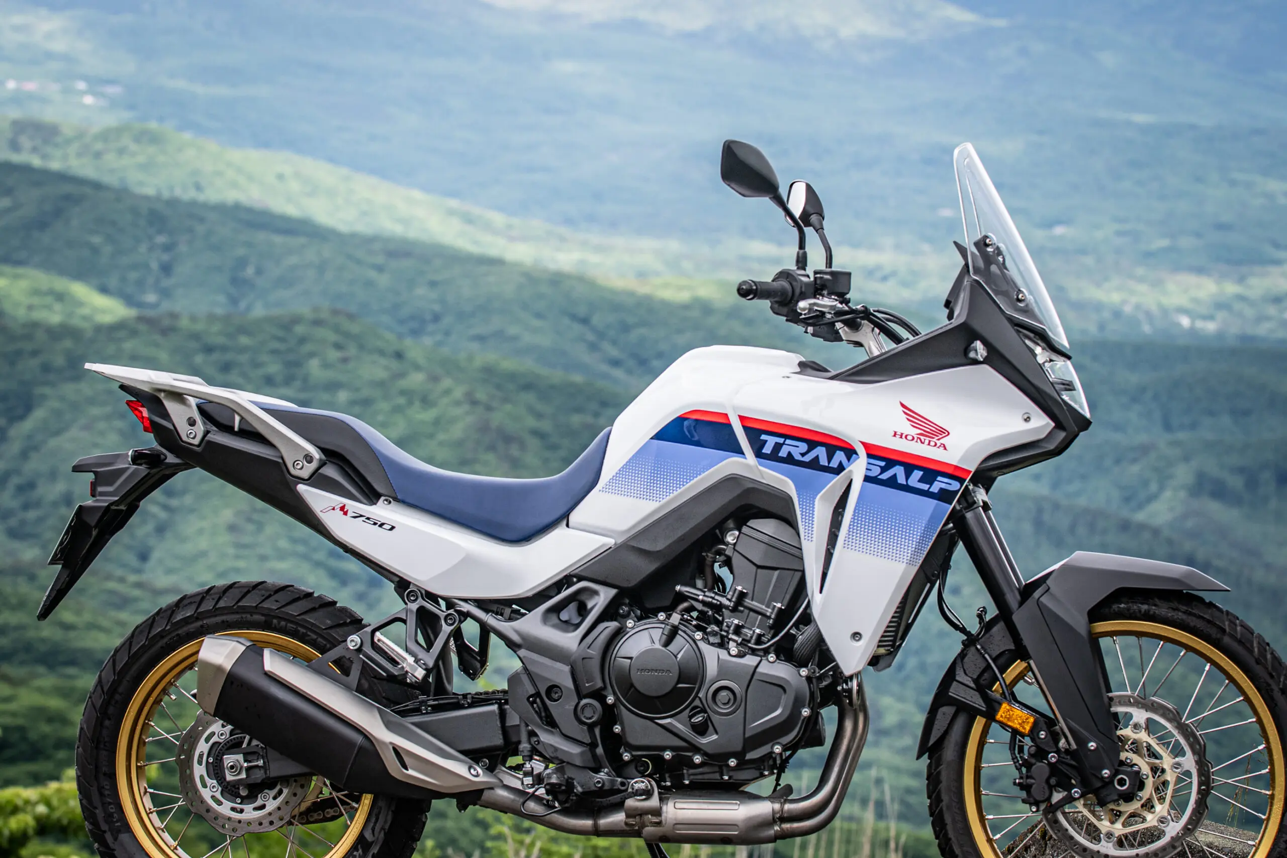 世界一周もできる『トランザルプ』で「別にすごくない普通のツーリング