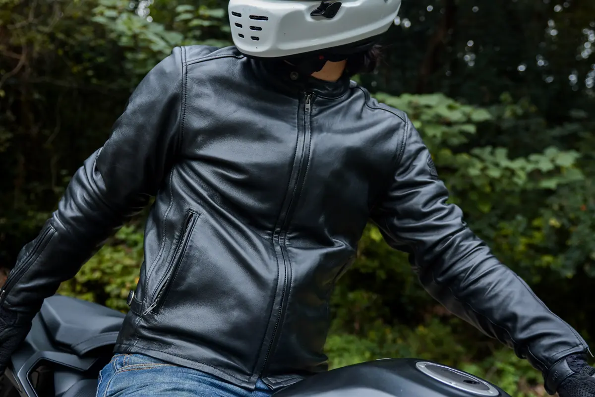 アウター 革ジャン 冬 バイク 真冬でも暖かく走れる機能的バイクウェア 