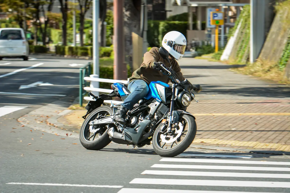 一見カジュアルだけどバイク用！お洒落とプロテクション、防寒性を両立